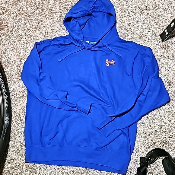 Young and Reckless Pullover Hooded Sweatshirt in mens size XL - Picture 3 of 4